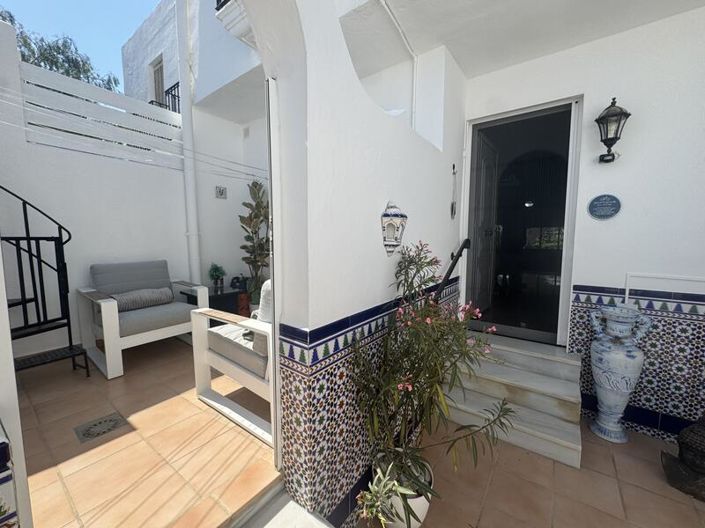 Image No.15-3 Bed Townhouse for sale