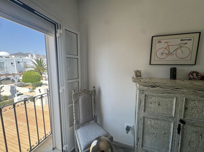 Image No.21-3 Bed Townhouse for sale