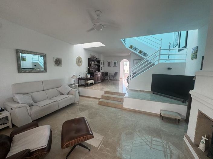 Image No.44-3 Bed Townhouse for sale