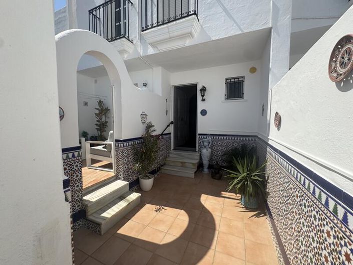 Image No.45-3 Bed Townhouse for sale