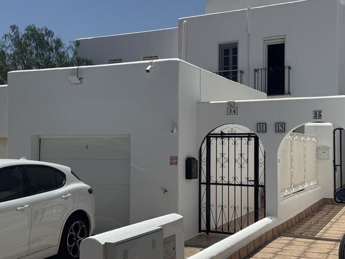 Image No.47-3 Bed Townhouse for sale