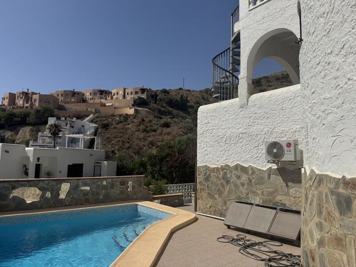 Image No.48-2 Bed Villa for sale