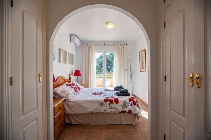 Image No.40-2 Bed Apartment for sale
