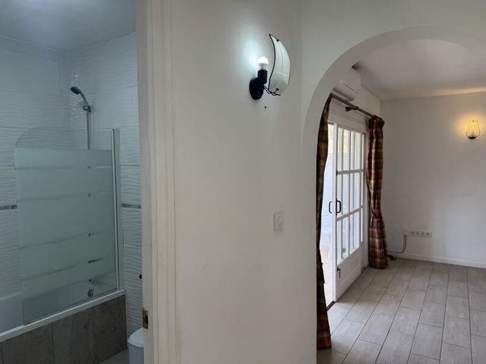 Image No.37-2 Bed Apartment for sale