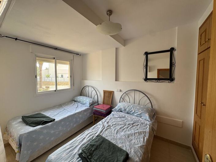 Image No.18-3 Bed Townhouse for sale