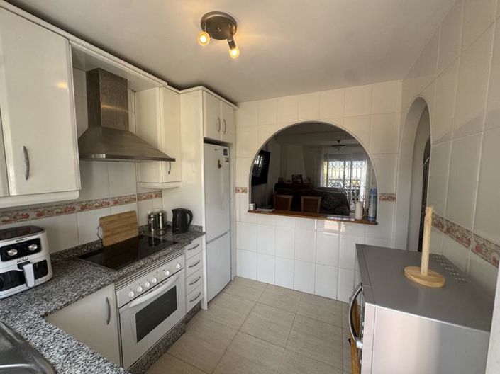 Image No.28-3 Bed Townhouse for sale