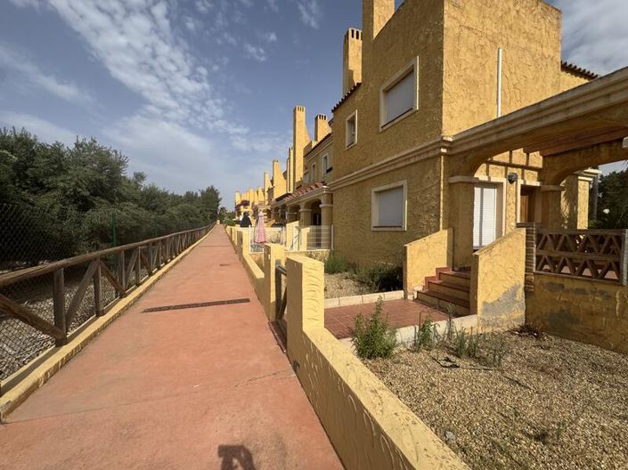 Image No.7-3 Bed Townhouse for sale