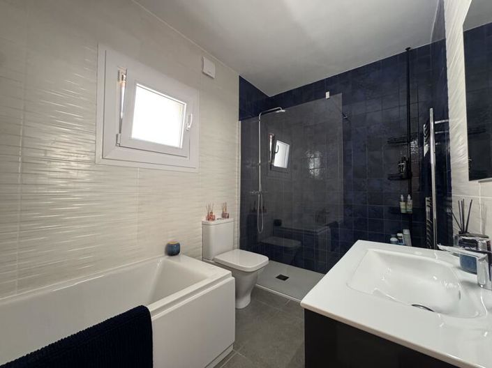 Image No.32-3 Bed Townhouse for sale