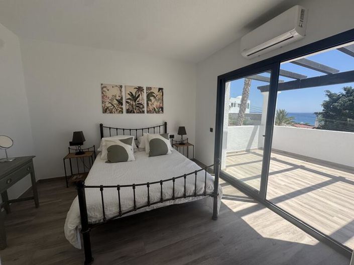 Image No.3-3 Bed Villa for sale