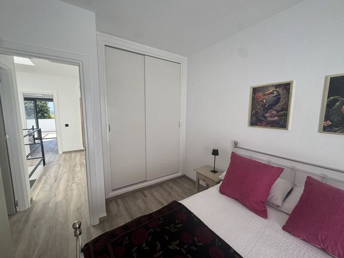 Image No.47-3 Bed Villa for sale