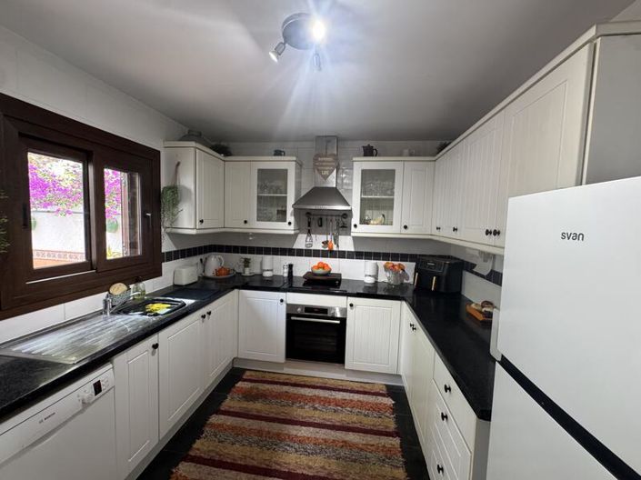 Image No.18-3 Bed Villa for sale