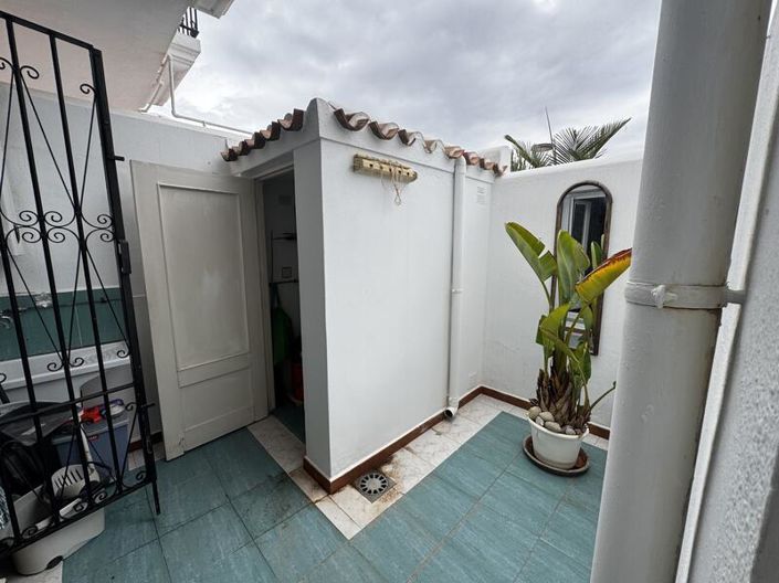 Image No.14-3 Bed Townhouse for sale