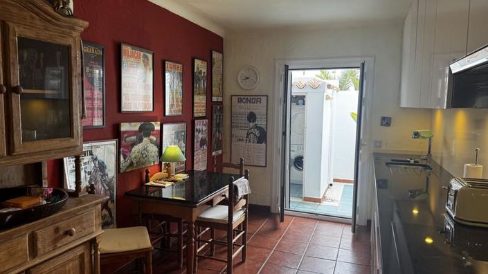 Image No.19-3 Bed Townhouse for sale
