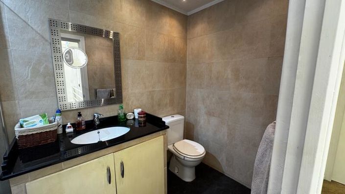 Image No.27-3 Bed Townhouse for sale