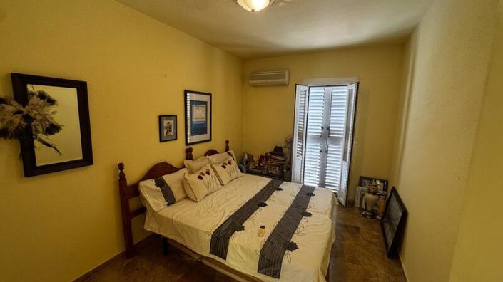 Image No.29-3 Bed Townhouse for sale