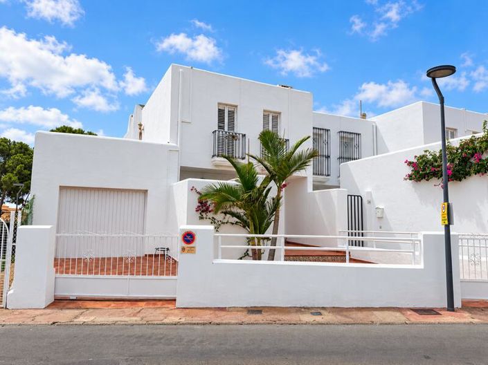 Image No.3-3 Bed Townhouse for sale