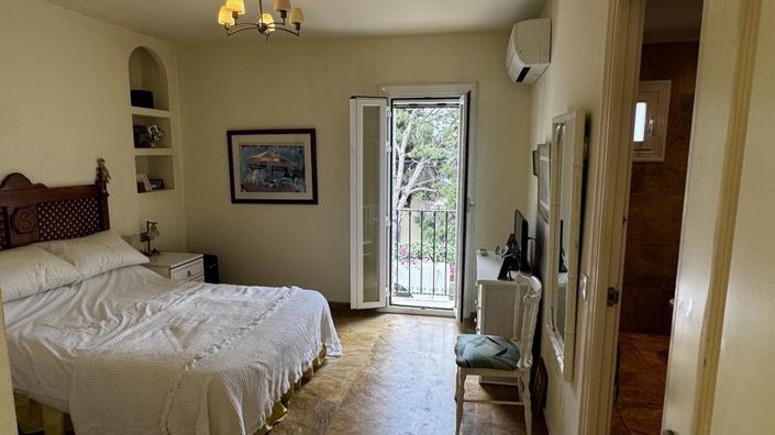Image No.38-3 Bed Townhouse for sale