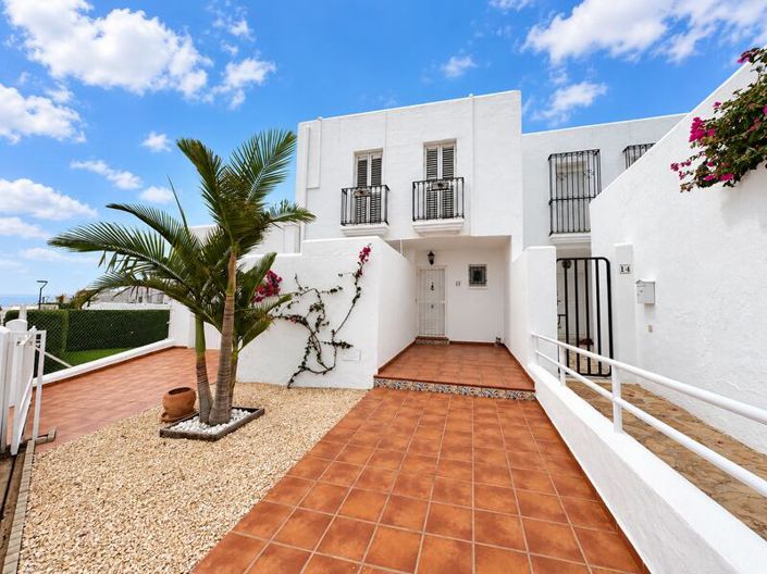 Image No.5-3 Bed Townhouse for sale