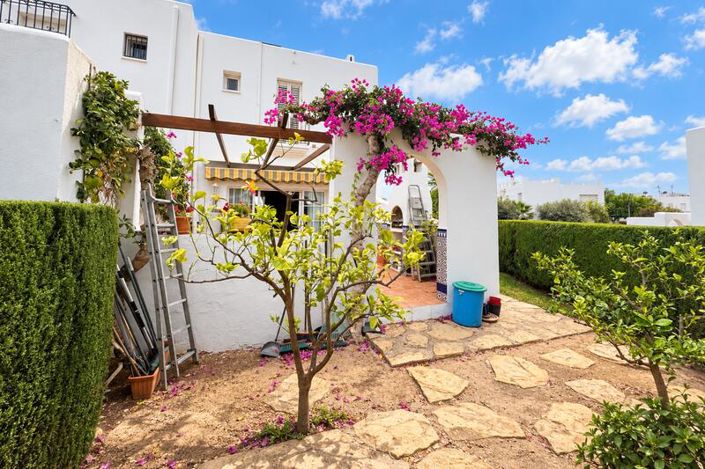 Image No.9-3 Bed Townhouse for sale