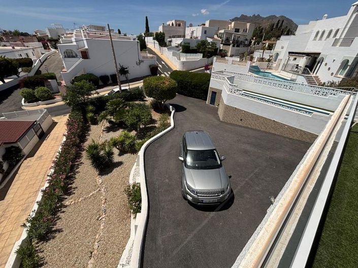 Image No.3-4 Bed Villa for sale