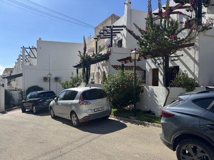 Image No.28-2 Bed Townhouse for sale