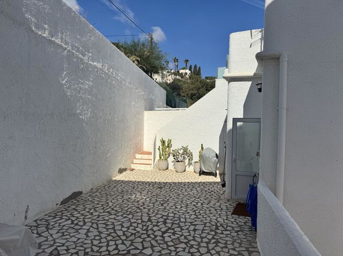 Image No.30-2 Bed Townhouse for sale