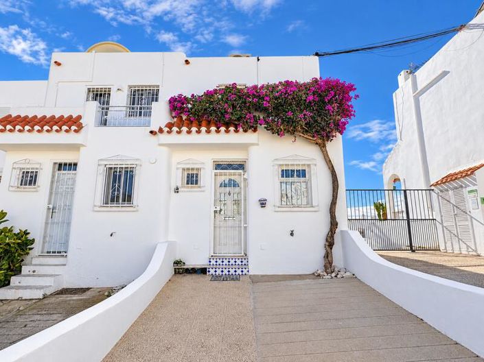 Image No.2-Casa adosada con 2 dormitorios en venta