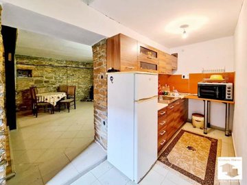 large1623741044