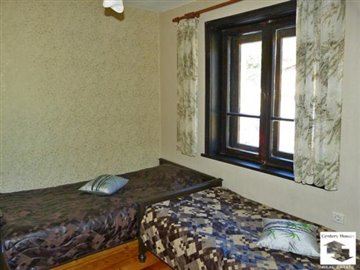 bedrooms, guest houses