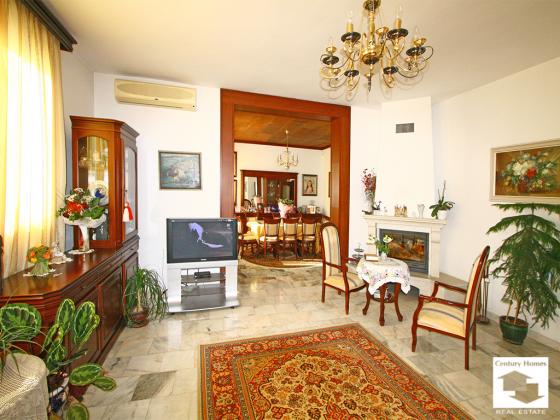 Image No.3-Maison de 5 chambres à vendre à Veliko Tarnovo