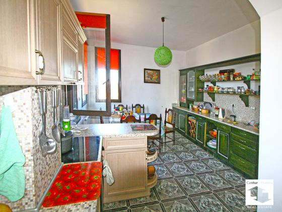 Image No.9-Maison de 5 chambres à vendre à Veliko Tarnovo