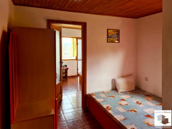 Image No.16-6 Bed House for sale