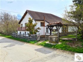 Image No.1-Maison de 6 chambres à vendre à Tryavna
