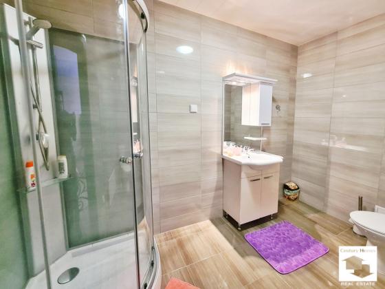 Image No.19-5 Bed House for sale