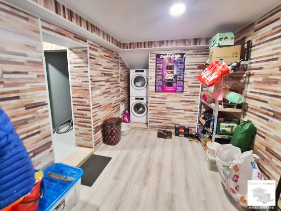 Image No.28-5 Bed House for sale