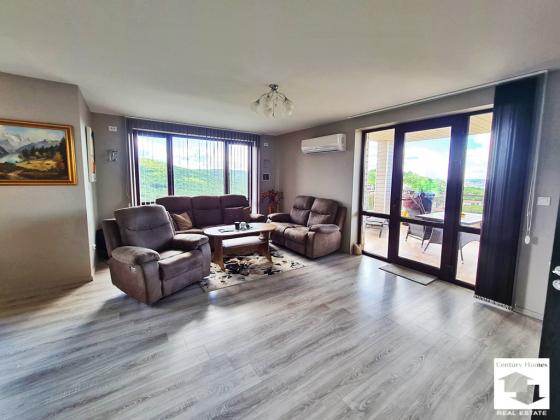 Image No.9-5 Bed House for sale