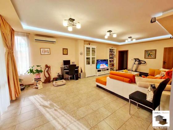 Image No.12-4 Bed House for sale