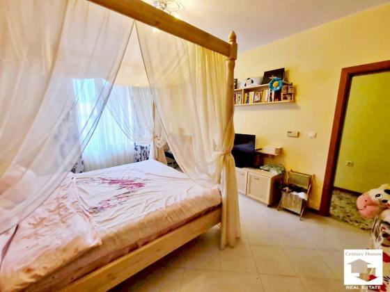 Image No.14-4 Bed House for sale