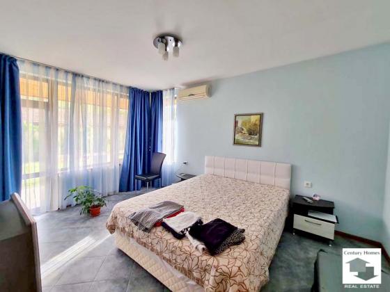 Image No.15-4 Bed House for sale