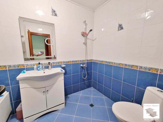 Image No.20-4 Bed House for sale