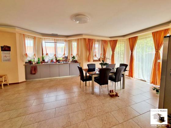 Image No.6-4 Bed House for sale