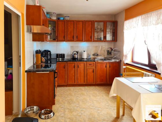 Image No.5-Maison de 4 chambres à vendre à Veliko Tarnovo