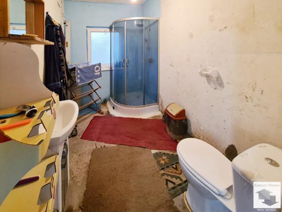 Image No.6-2 Bed House for sale