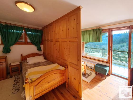 Image No.12-3 Bed House for sale