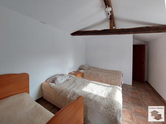 Image No.19-13 Bed House for sale