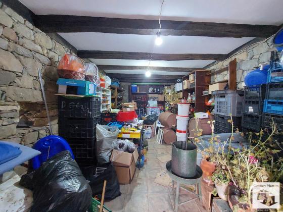 Image No.28-13 Bed House for sale