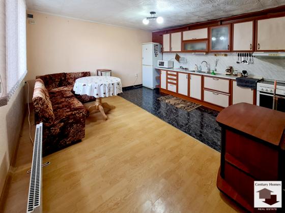 Image No.5-Maison de 4 chambres à vendre à Polski Trambesh