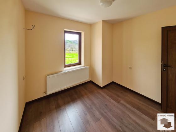 Image No.11-3 Bed House for sale