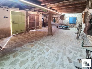large1738145239