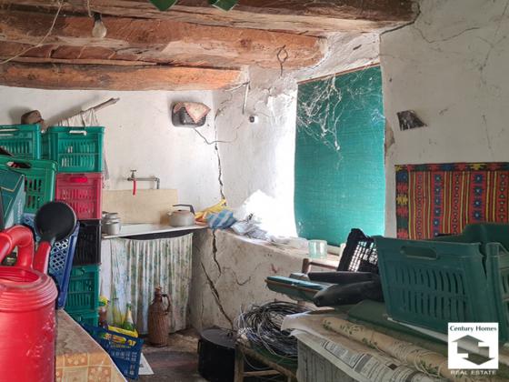 Image No.20-8 Bed House for sale